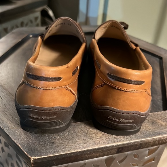 🛑 1 hour sale. Worn 1X, Salvatore Ferragamo, leather loafers, size 8 narrow - Picture 3 of 9